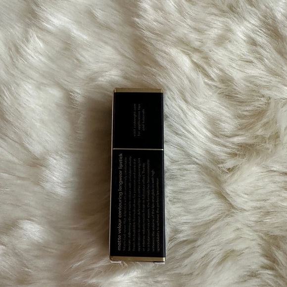 CODE 8 matte velour lipstick - Picture 9 of 10